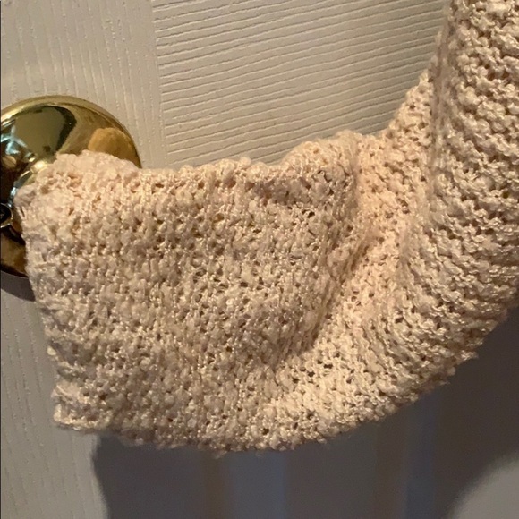 Beige loosely woven soft sweater, V neck, longer - Picture 4 of 6